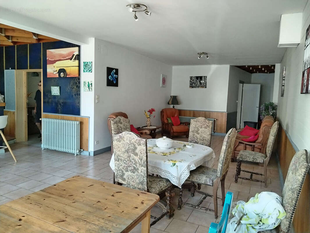 Appartement à MENESPLET