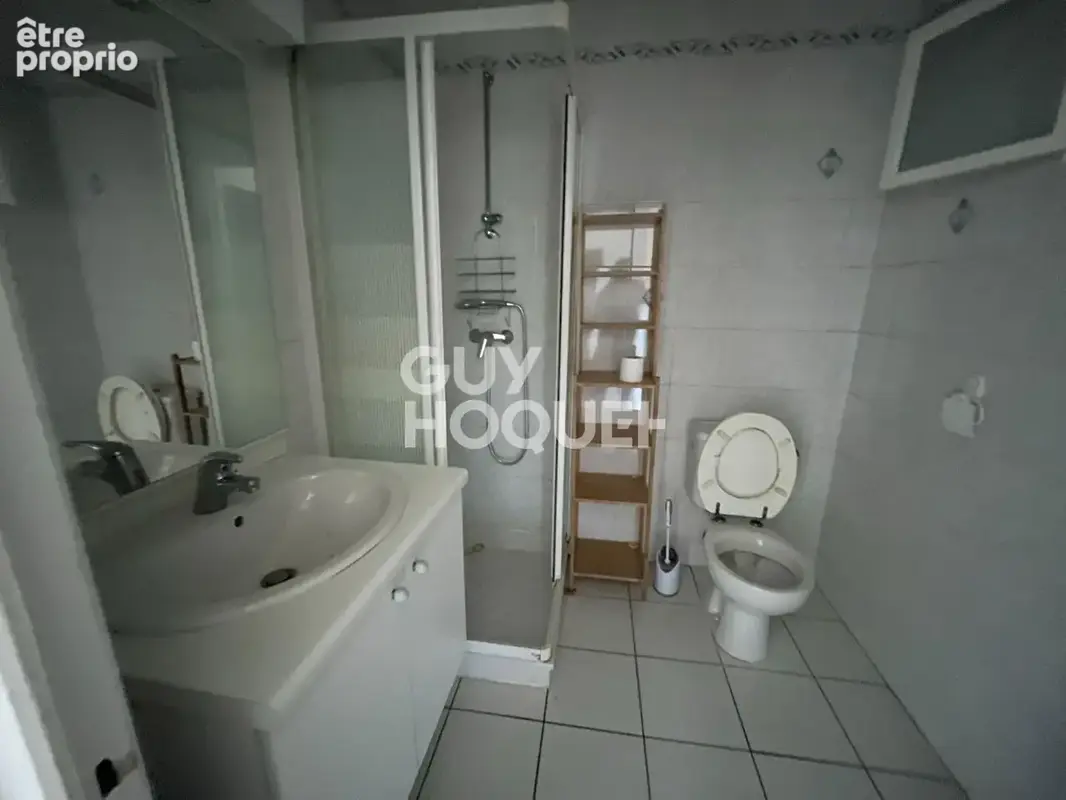 Immeuble avec commerce , logement et dépendance à Saint Laurent de Mure - Réf 4730 - 395 000 - photo 10