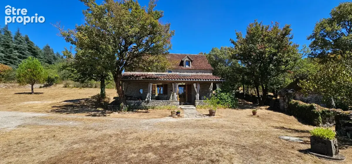 Propriété avec 2 maisons , dépendances sur GR65 - photo 20
