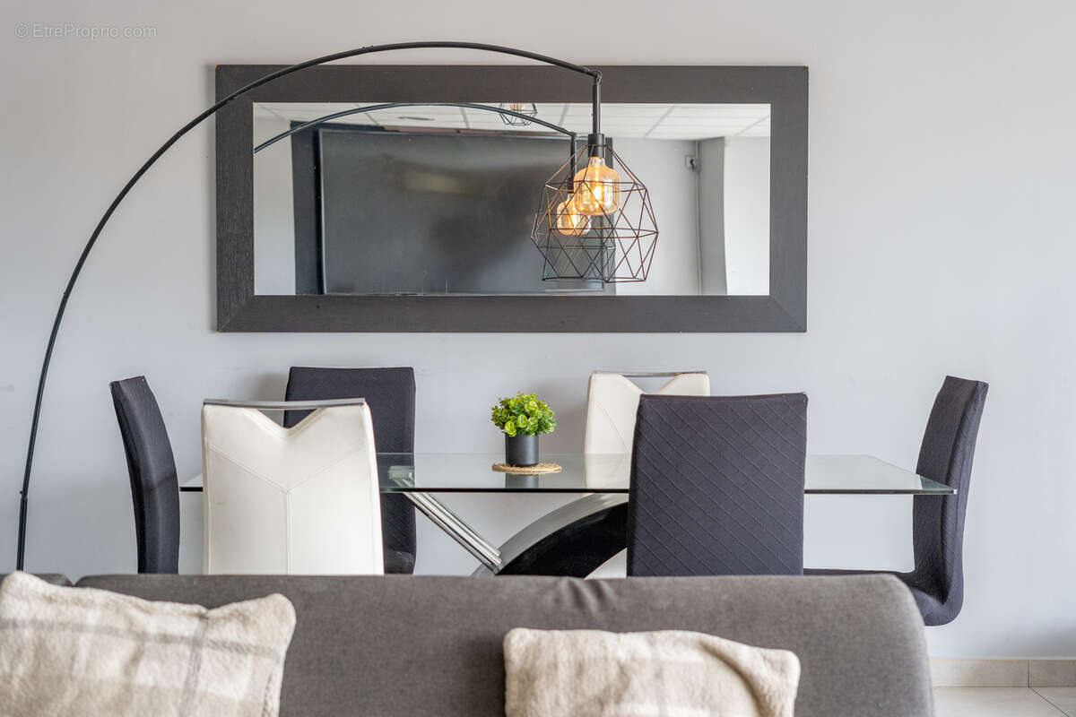 Commerce à CARRY-LE-ROUET