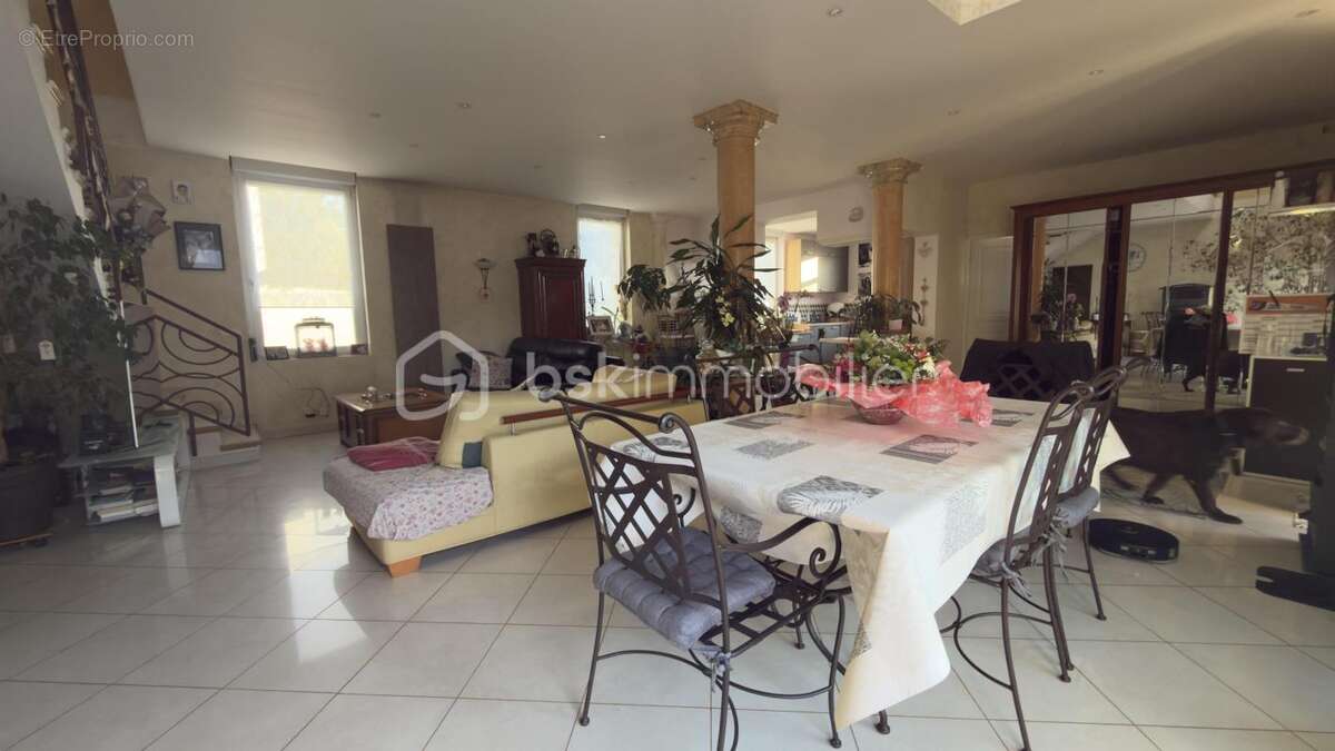 Maison à SAINT-QUENTIN