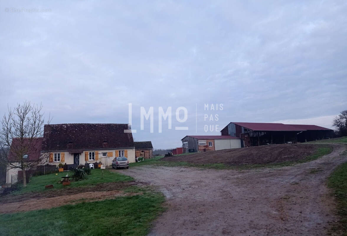 Maison à SAVIGNY-SUR-BRAYE