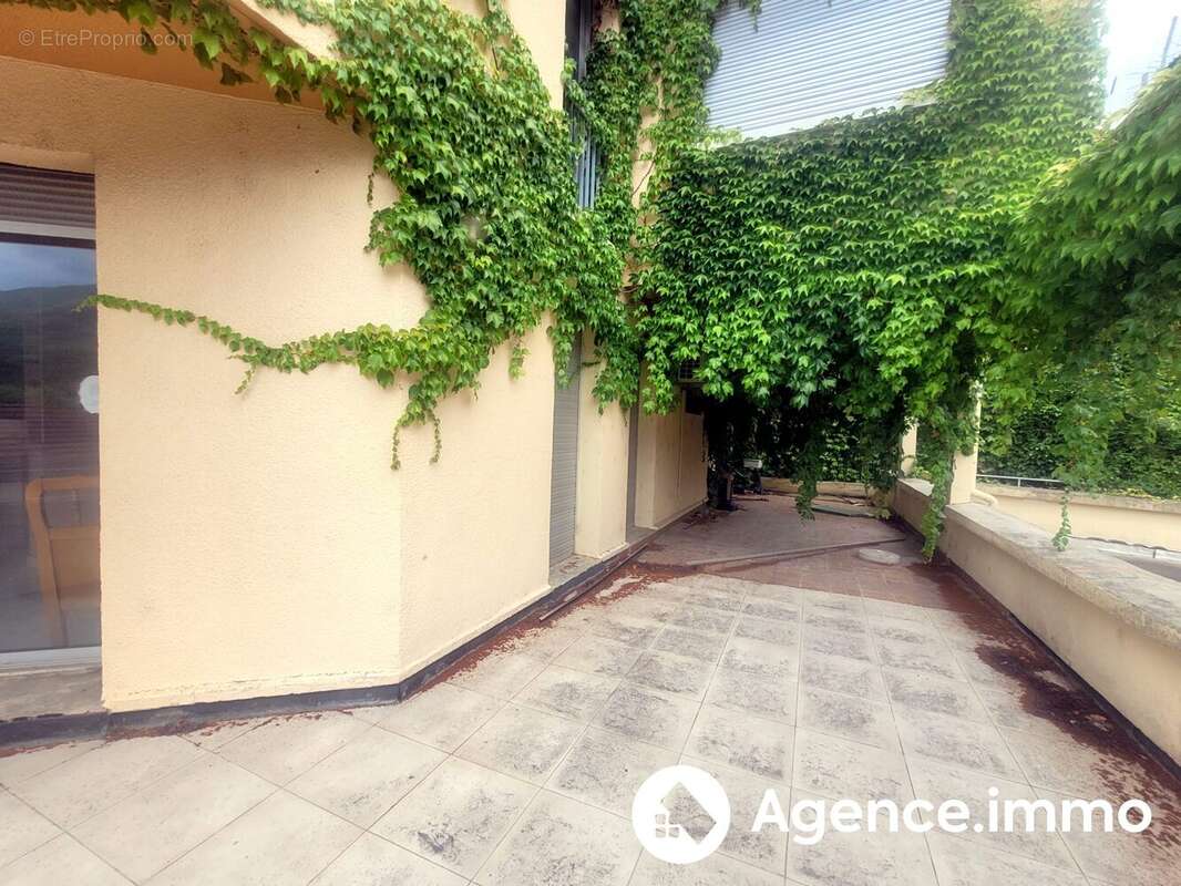 Appartement 319 m² à Saint-Laurent-De-Cerdans  - photo 6