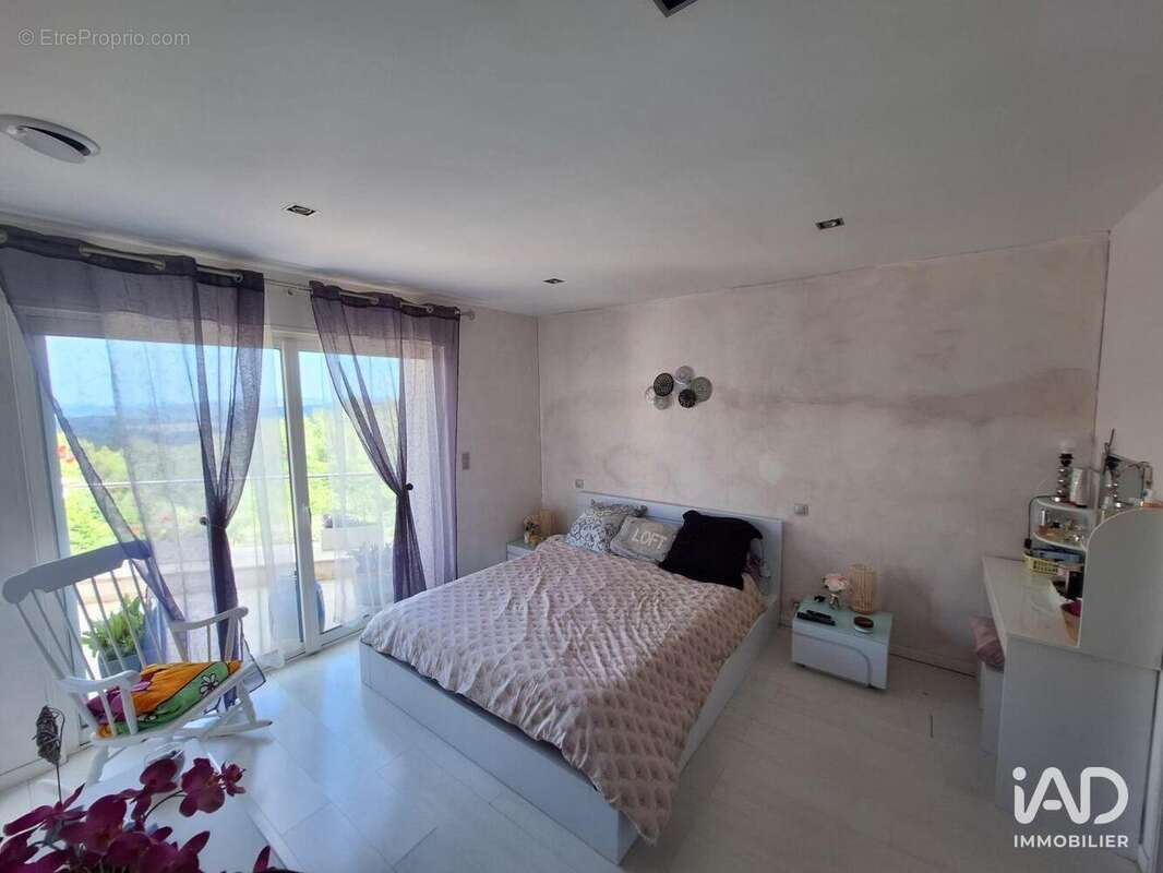 Photo 4 - Maison à LE CANNET-DES-MAURES