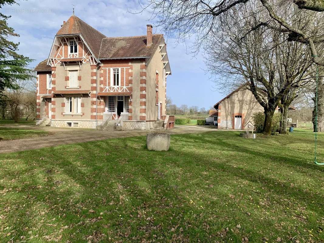 Maison à NEUVY-SAINT-SEPULCHRE