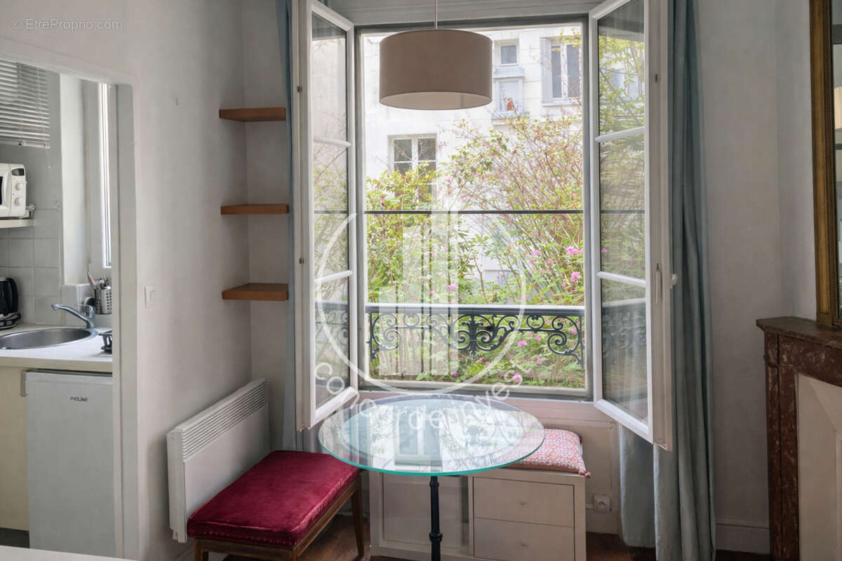 Appartement à PARIS-17E