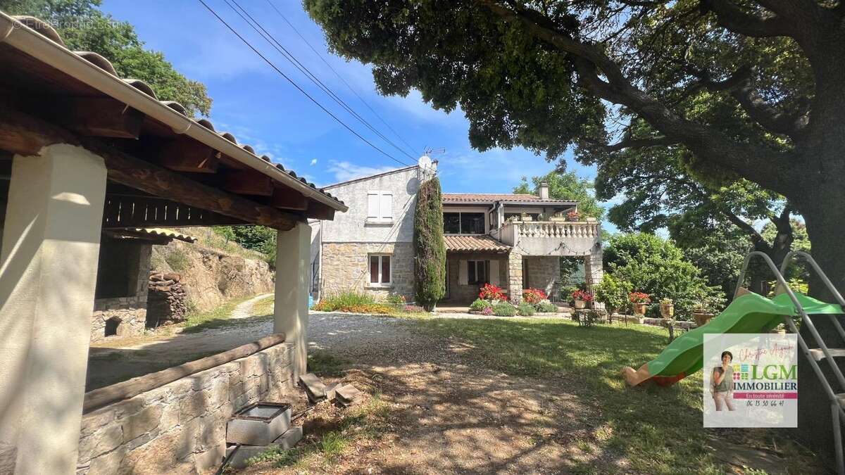 Maison à SAINTE-CROIX-DE-CADERLE