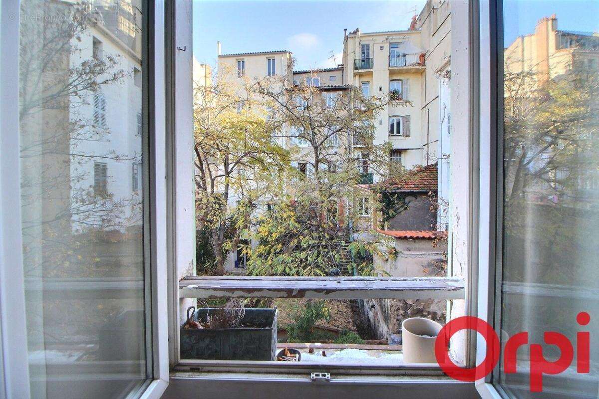 Appartement à MARSEILLE-1E