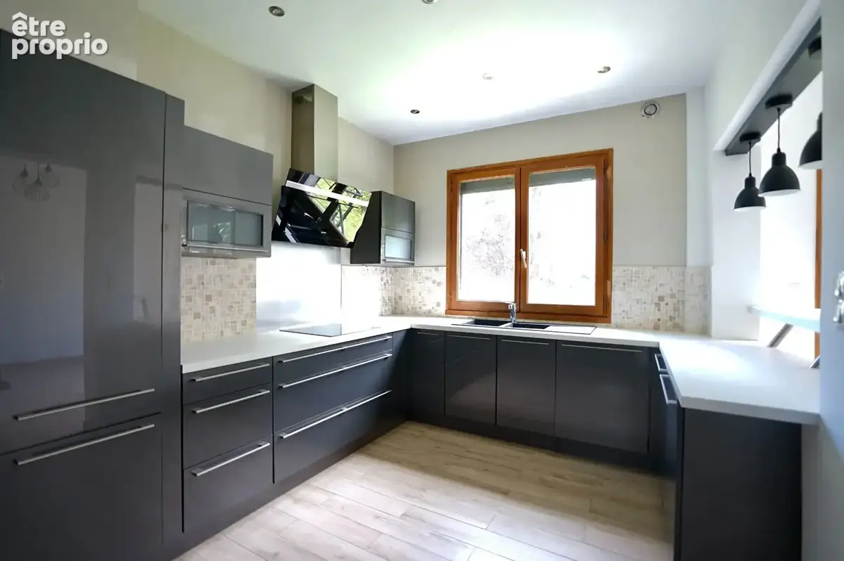 Maison 210 m² à La Madeleine  - photo 3