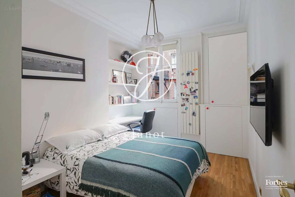 Appartement à PARIS-7E