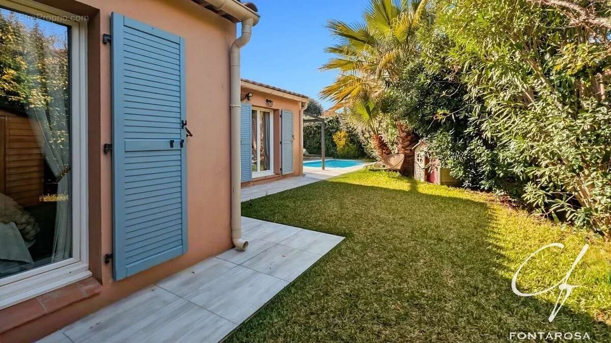 Maison à ROQUEBRUNE-SUR-ARGENS