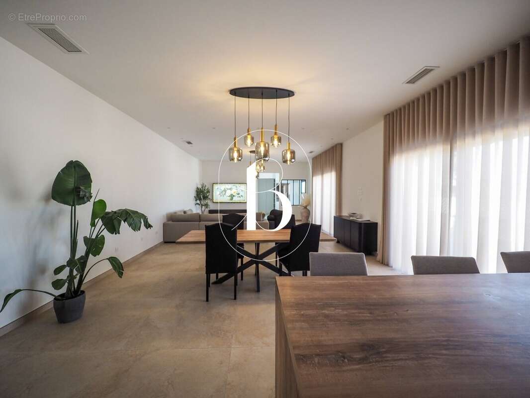 Maison à BAGNOLS-SUR-CEZE