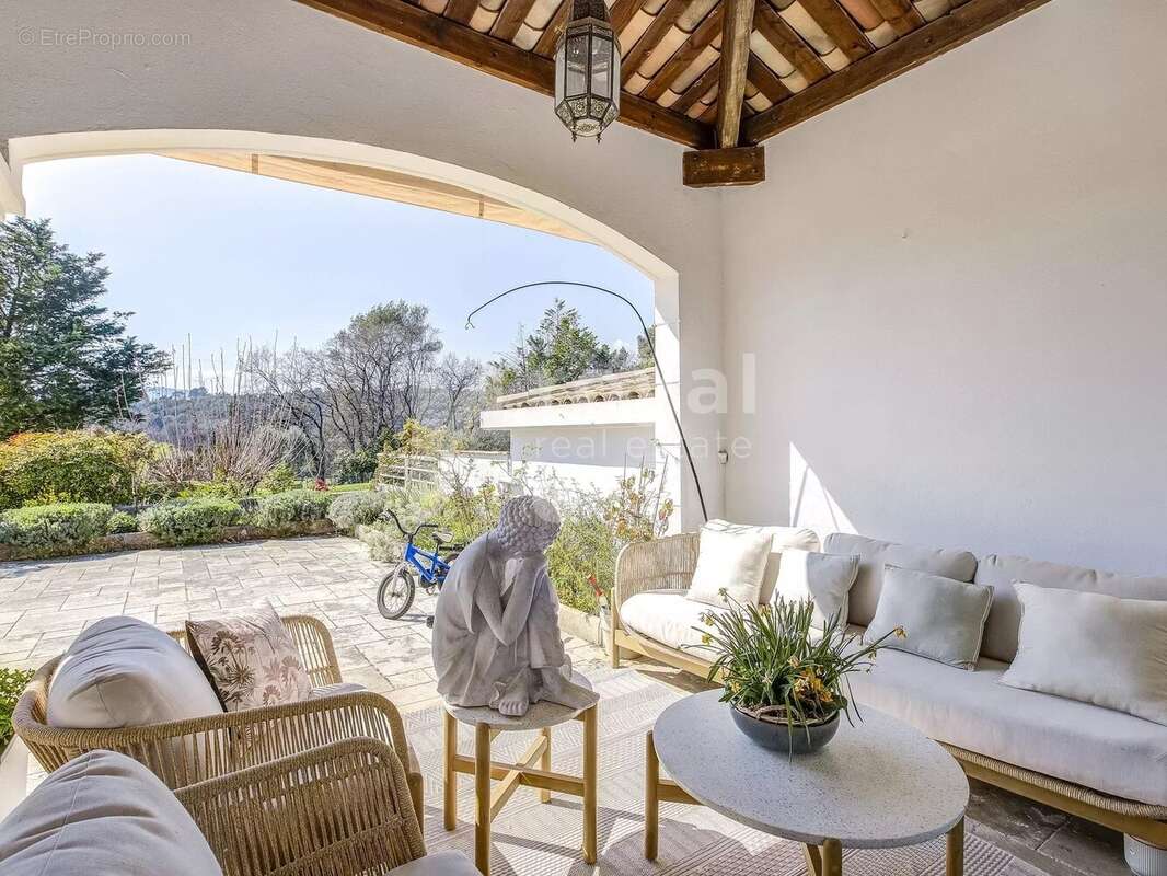 Maison à MOUGINS