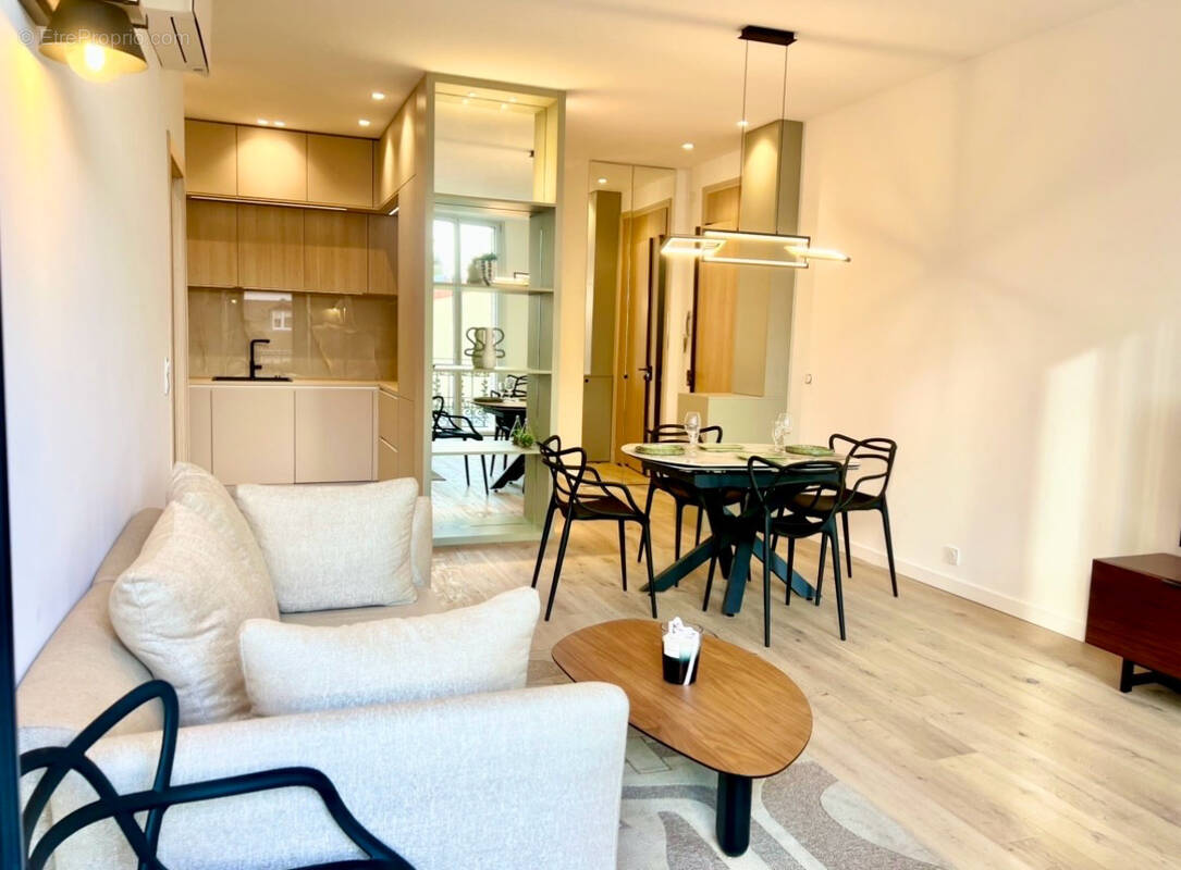 Appartement à CANNES