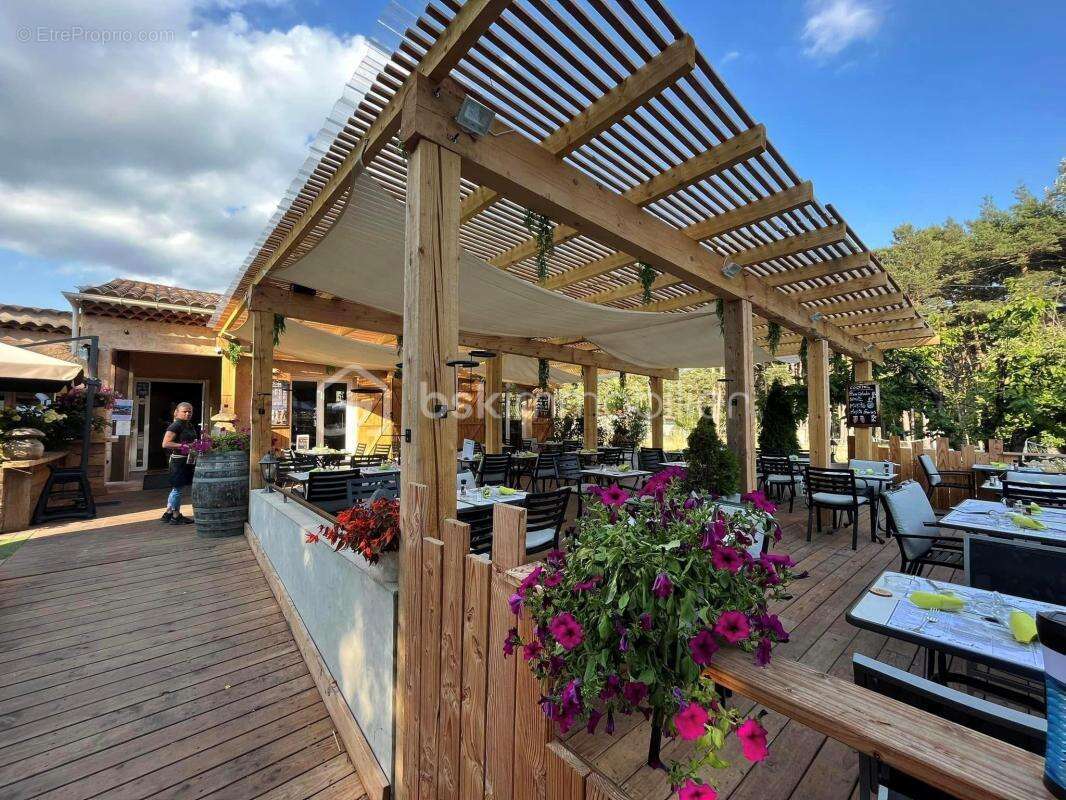 Restaurant + murs + logement – emplacement stratégique – forte rentabilité potentielle - photo 6