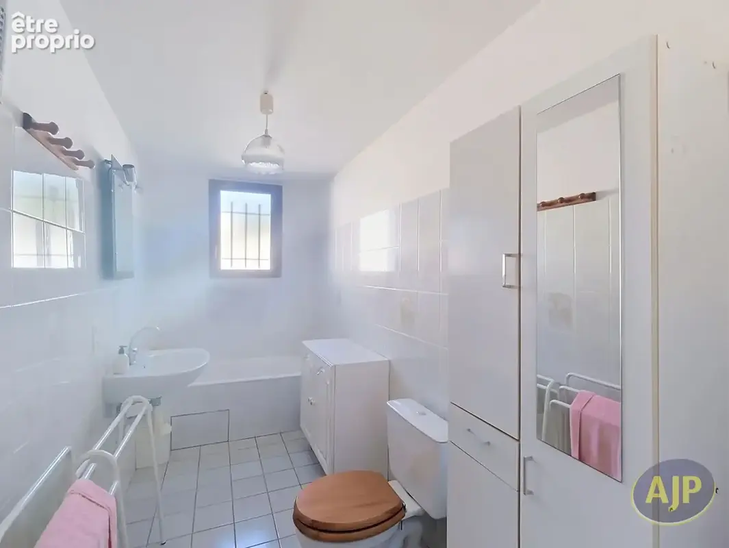 Maison Vieillevigne 8 pièces 141.89 m² - photo 9