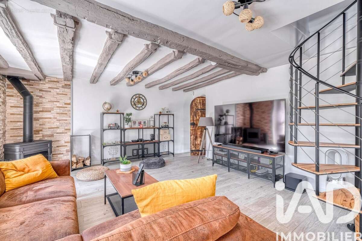 Maison 95 m² à Hautefeuille  - photo 3