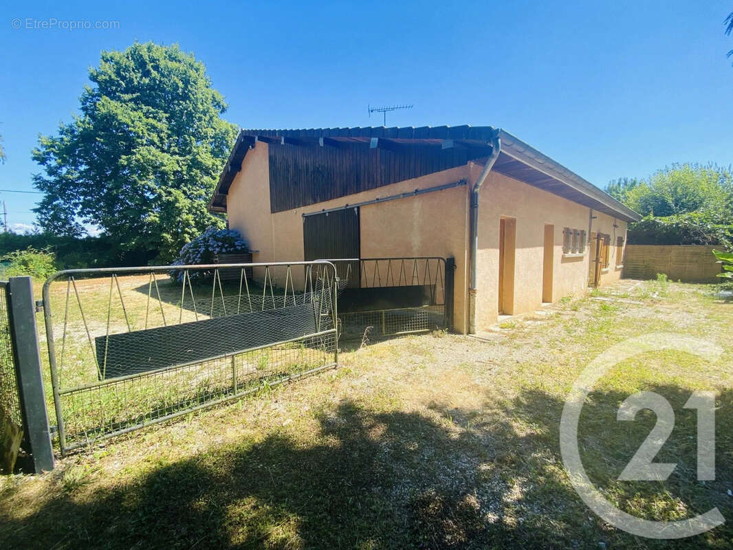 Maison 133 m² à Dommartin-Les-Cuiseaux  - photo 16