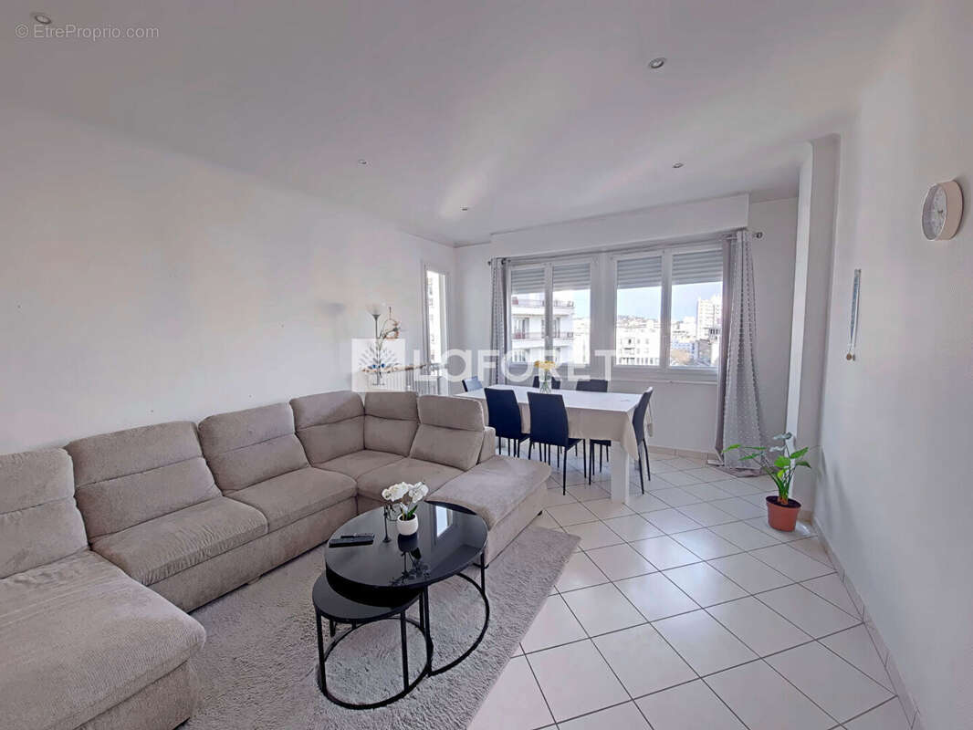 Appartement à SAINT-ETIENNE