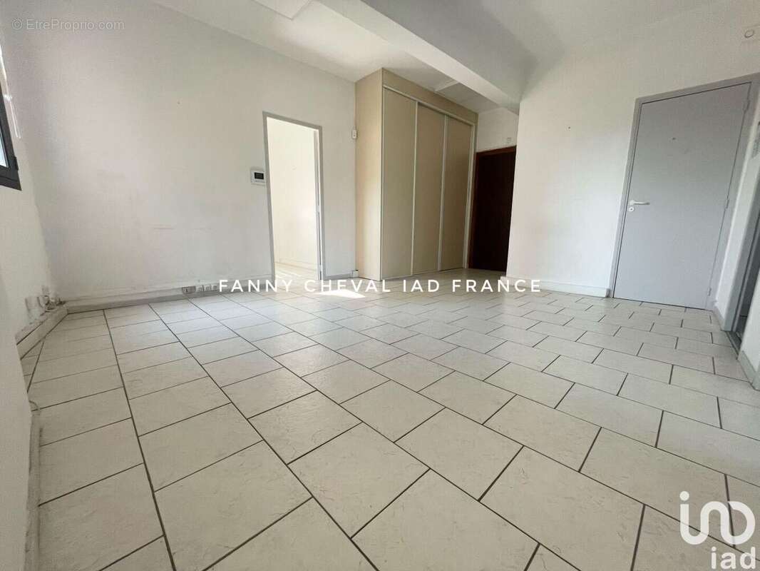 Photo 4 - Commerce à SIX-FOURS-LES-PLAGES