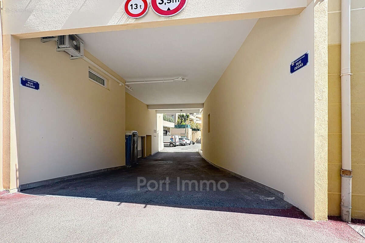 Parking 12 m² à Cagnes-Sur-Mer  - photo 7