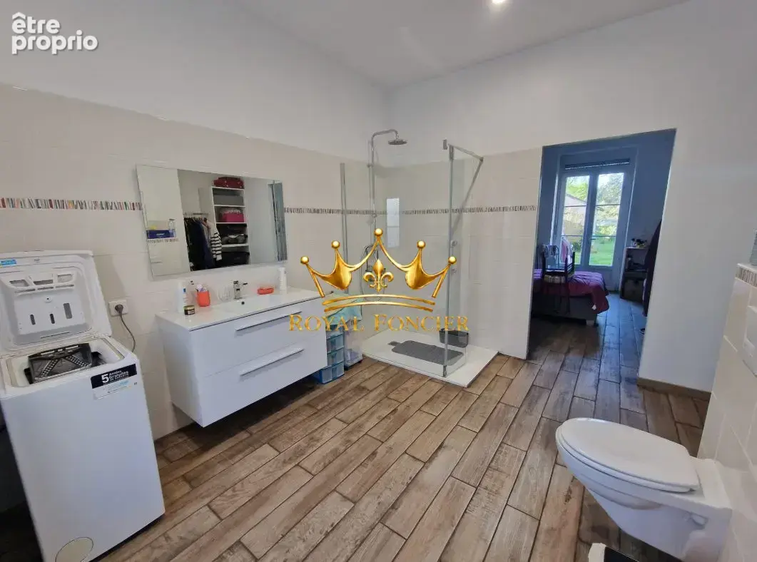 Salle d'eau + WC