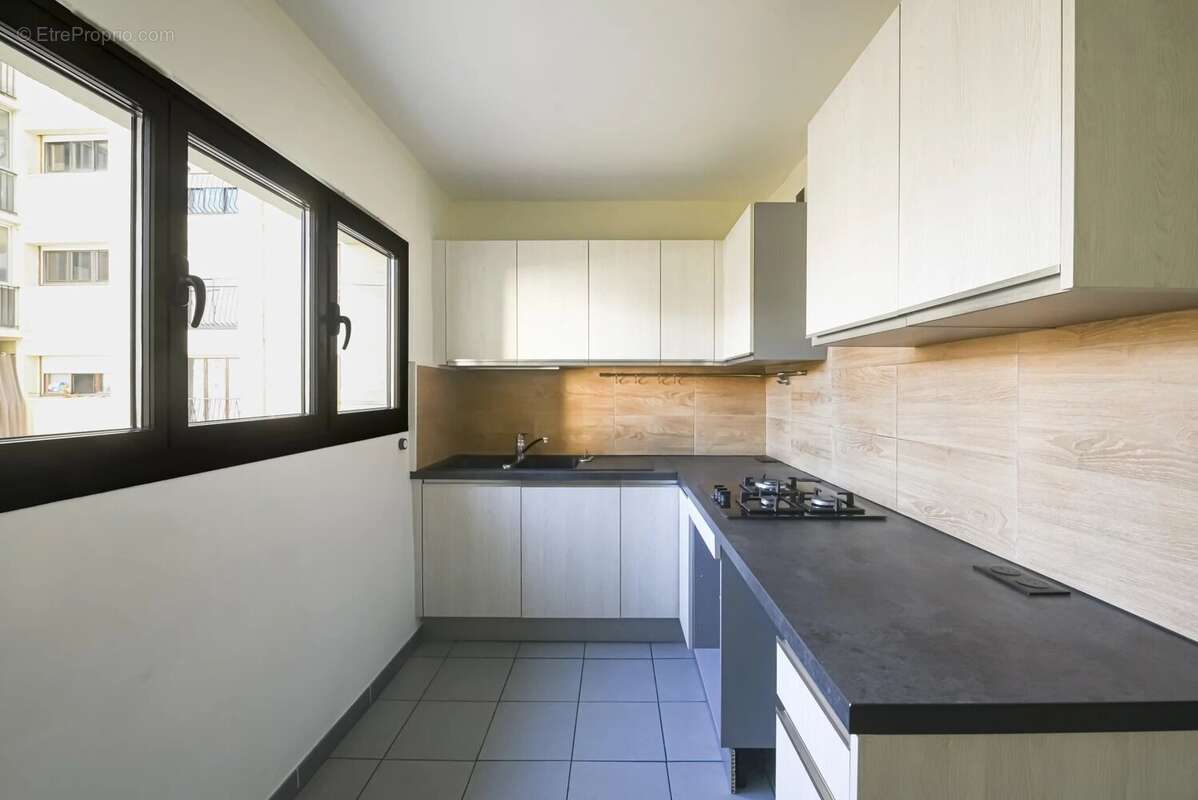 Appartement à MARSEILLE-3E