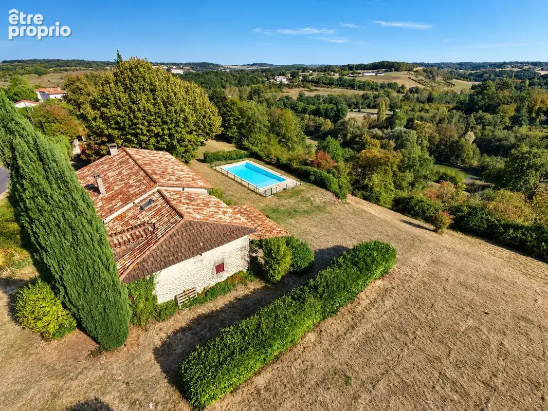 Belle maison en pierre avec piscine et vue imprenable - photo 2