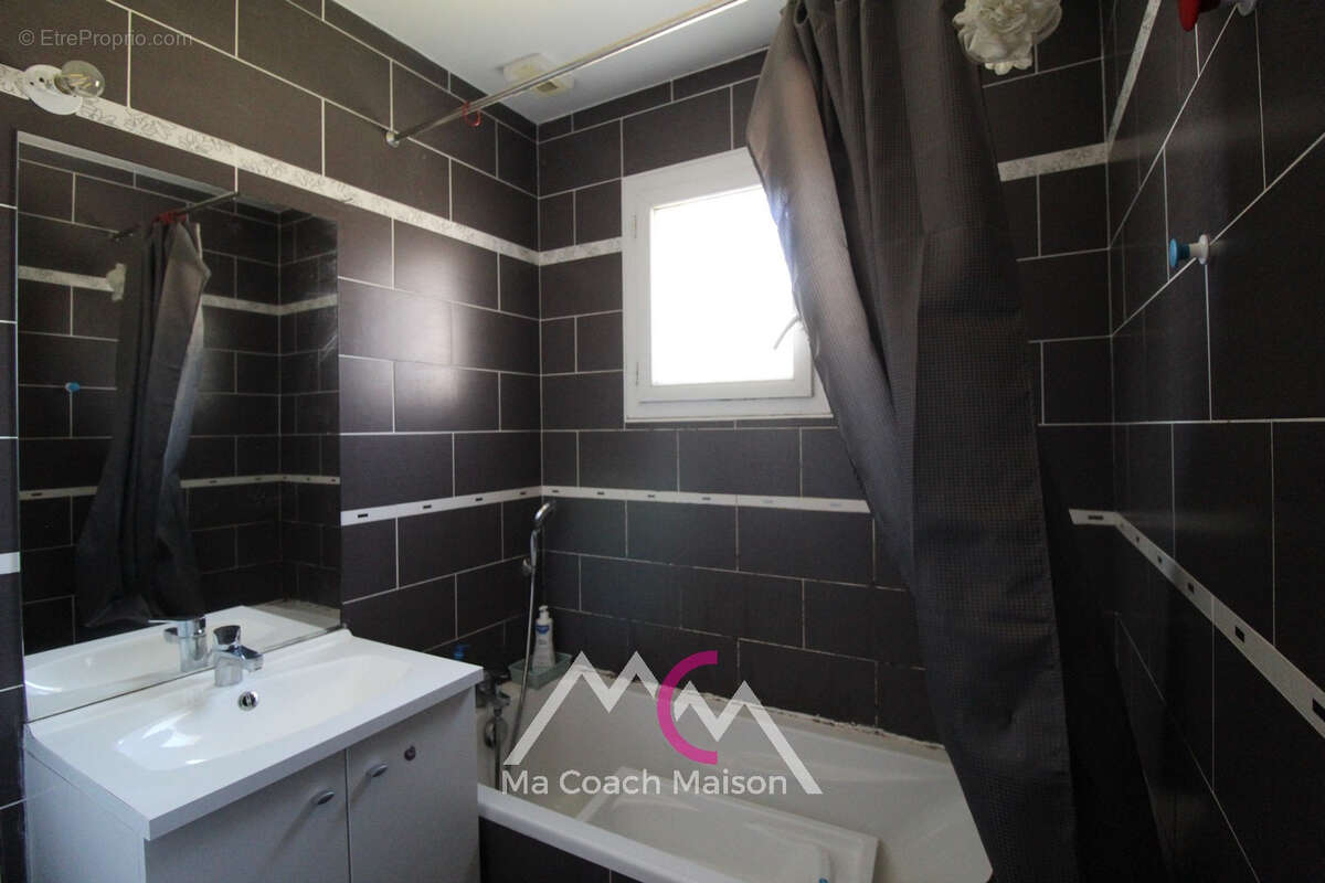 SAINTE-ANNE-SUR-BRIVET proche centre ville, maison avec vie de plain-pied d'environ 117 m2 - photo 9