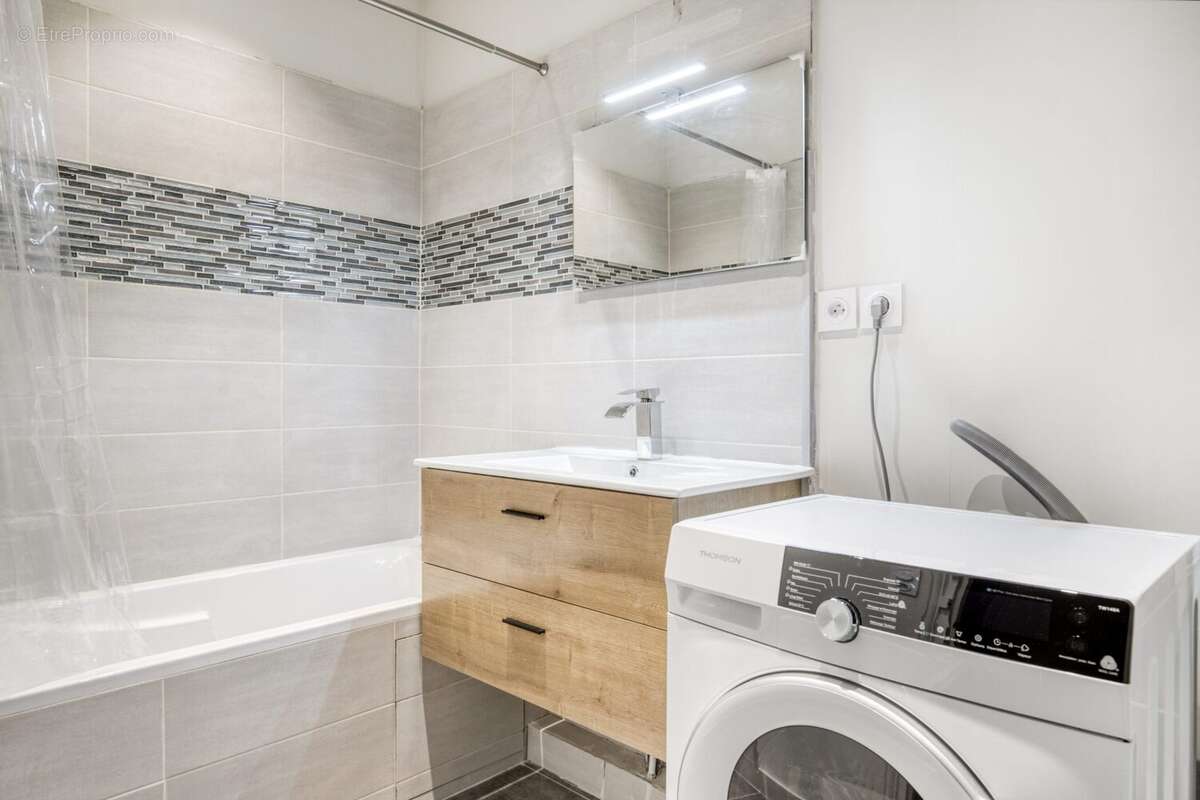 Appartement à PARIS-14E