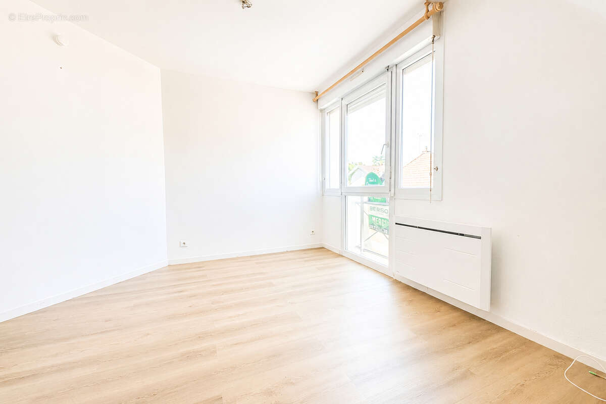Studio avec place de parking et ascenseur - Proche centre ville - photo 3