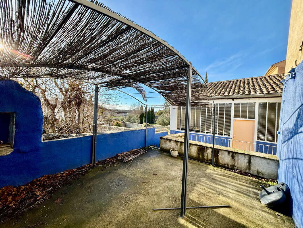 Commerce à TAULIGNAN