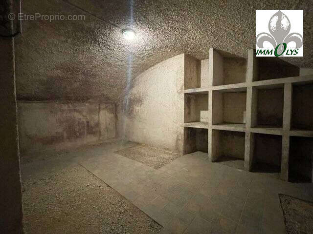 Commerce à SAVIGNY-LES-BEAUNE