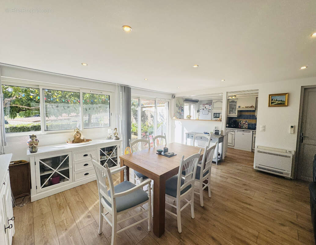 Maison à BORMES-LES-MIMOSAS