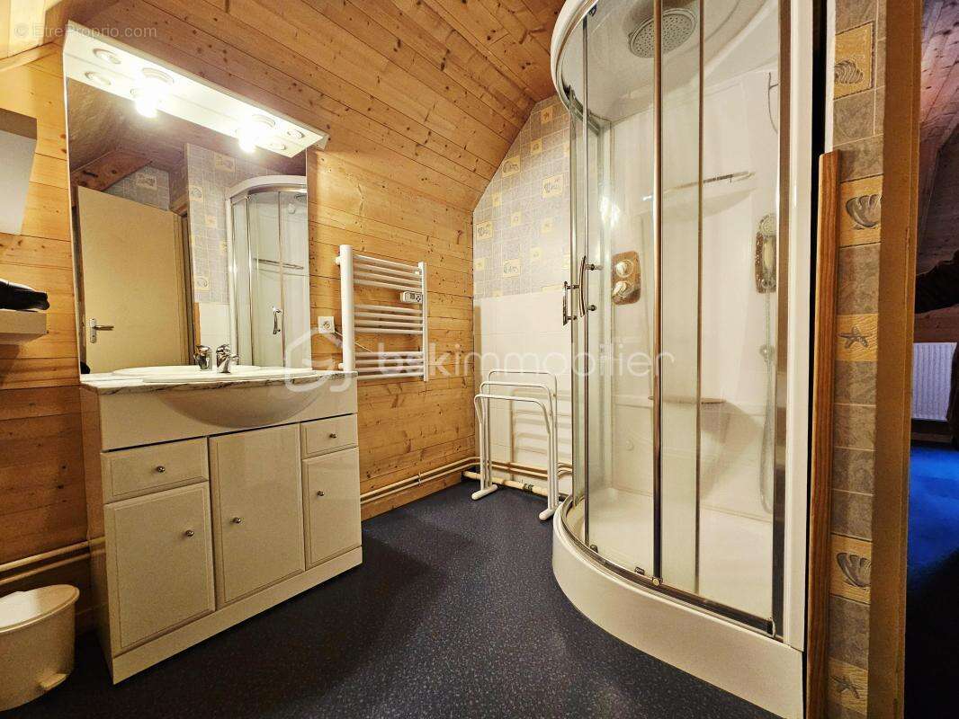 Maison à BESSE-ET-SAINT-ANASTAISE