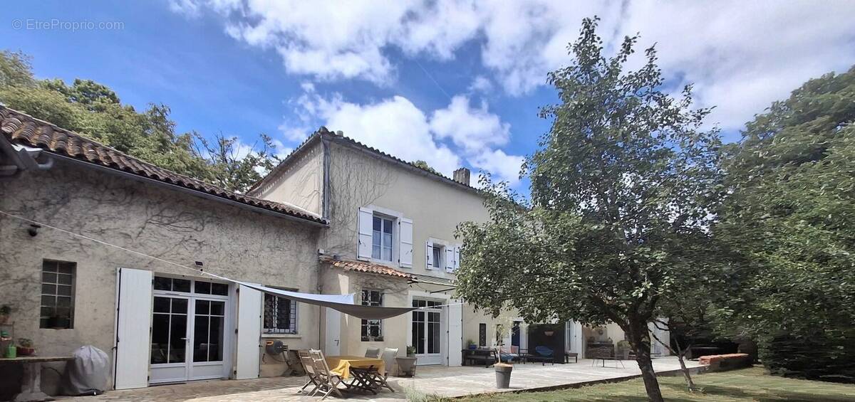 Maison à LA ROCHEFOUCAULD