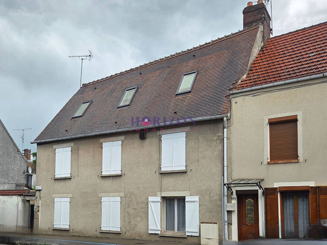 Appartement à LA CHAPELLE-EN-SERVAL