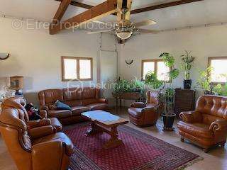 Maison à VILLECOMTAL-SUR-ARROS