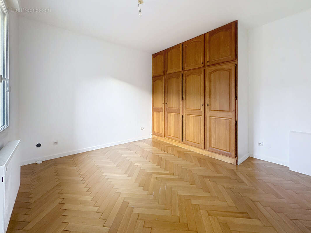 Appartement à SAINT-GENIS-LAVAL