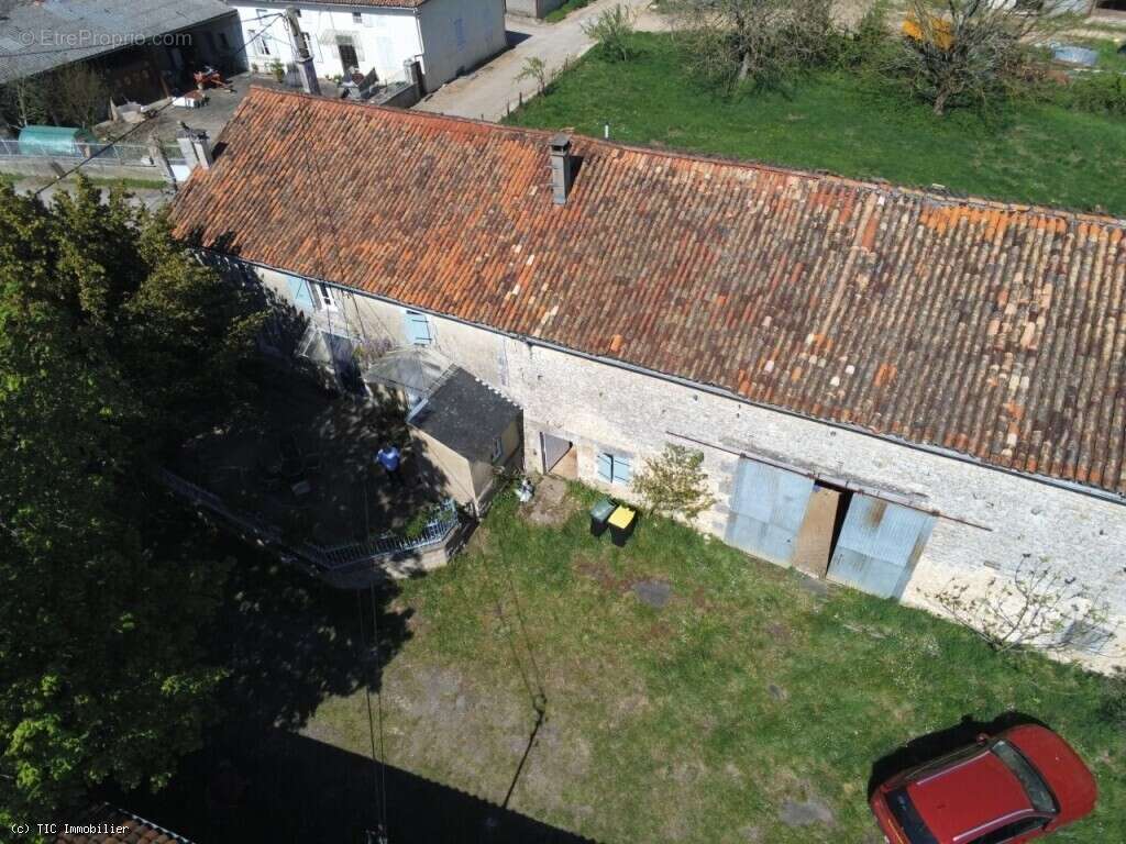 Maison à RUFFEC