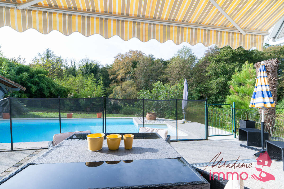 Maison à SAINT-PIERRE-DU-MONT