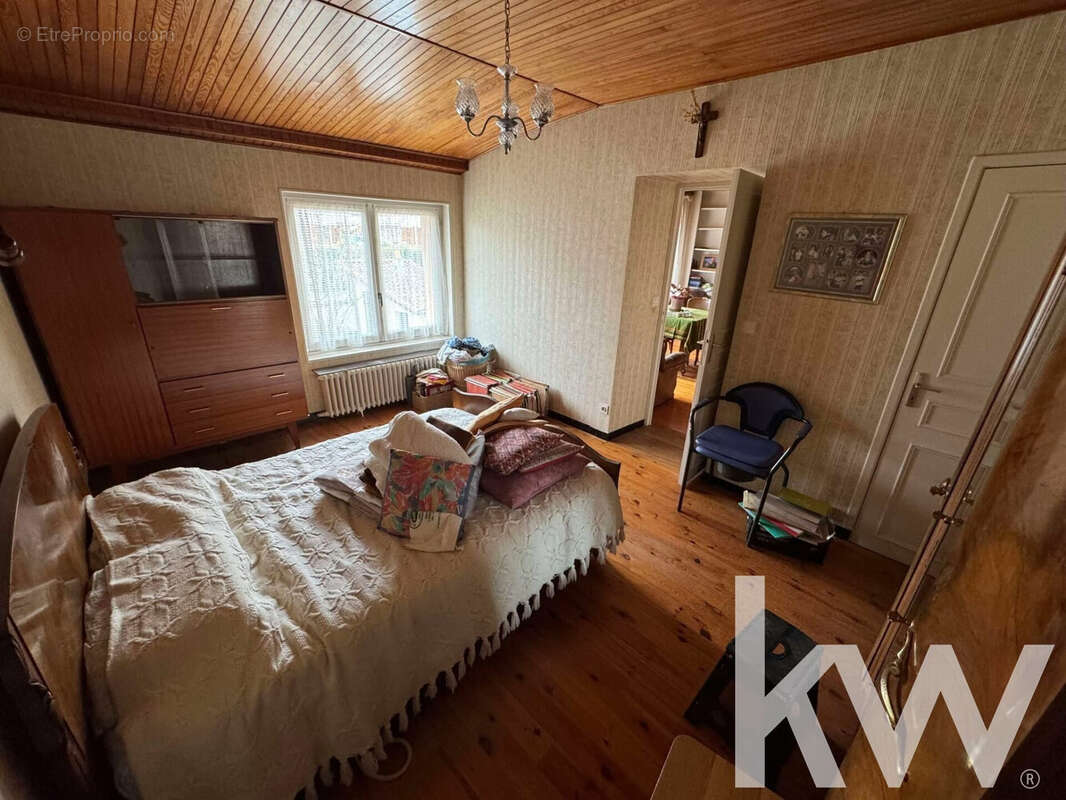 Maison 268 m² à Le Cendre  - photo 8