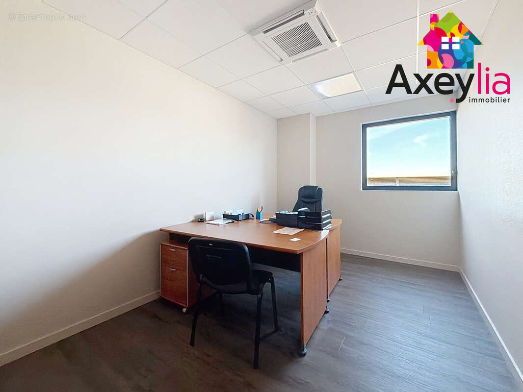 Commerce à LE COTEAU