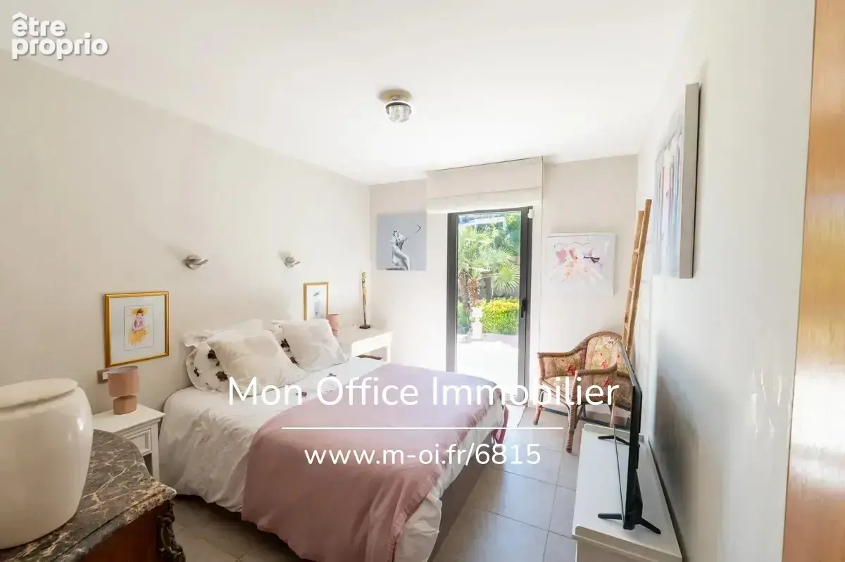 Référence : 6815-SIC. - Grand appartement avec magnifique jardin - photo 4