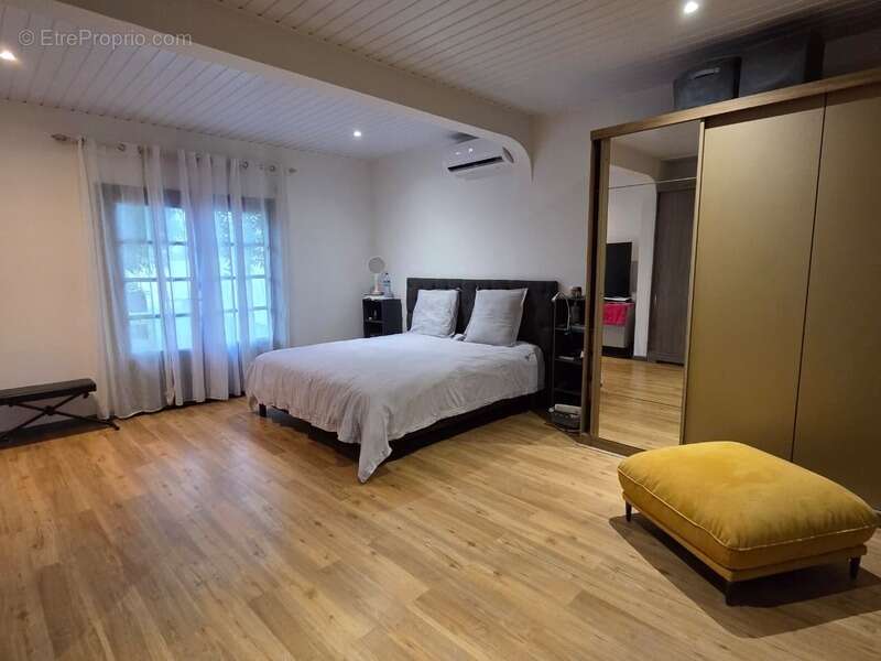 Maison à REMIRE-MONTJOLY