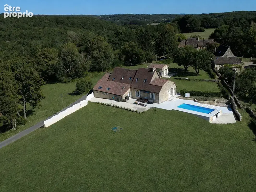 Ferme rénovée avec finition exceptionnel, piscine et 3 hectares de terrain - photo 2