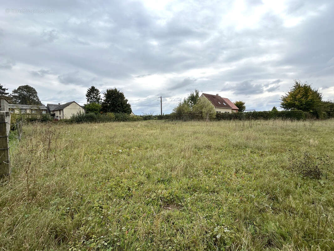 Terrain à GREZ