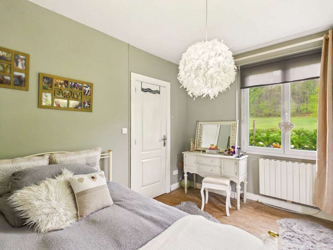 Charmante maison en pierre avec un terrain de 6 000 m² - photo 5