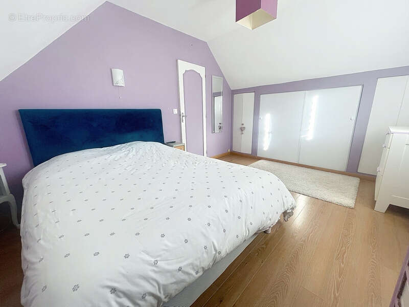 Maison à LA RIVIERE-SAINT-SAUVEUR