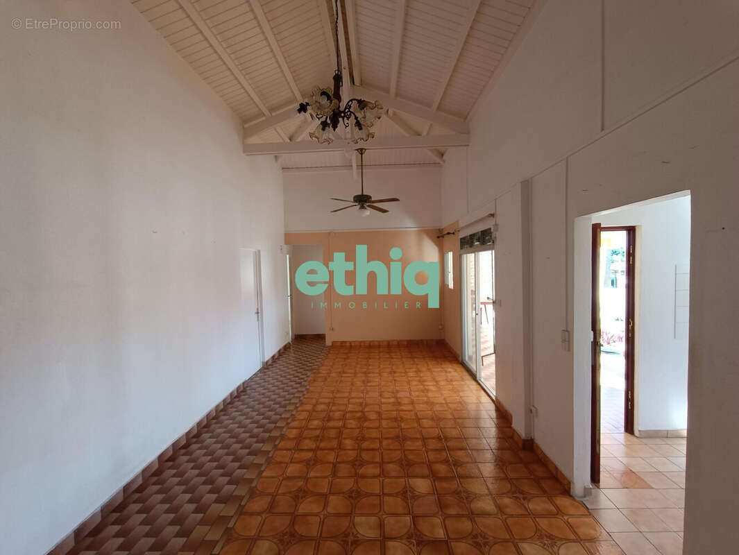 Maison à SAINTE-ROSE